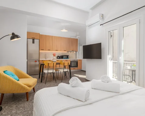Elegant Intimate Studio in Piraeus near Pasalimani